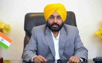 ਪੁਲਿਸ ਮੁਲਾਜ਼ਮ ਦੇ ਕਤਲ ‘ਤੇ ਘਿਰ ਗਈ ਮਾਨ ਸਰਕਾਰ, ਕਾਂਗਰਸ ਨੇ ਚੁੱਕ ਲਿਆ ਮੁੱਦਾ ਪੁਲਿਸ ਮੁਲਾਜ਼ਮ ਦੇ ਕਤਲ 'ਤੇ ਘਿਰ ਗਈ ਮਾਨ ਸਰਕਾਰ, ਕਾਂਗਰਸ ਨੇ ਚੁੱਕ ਲਿਆ ਮੁੱਦਾ