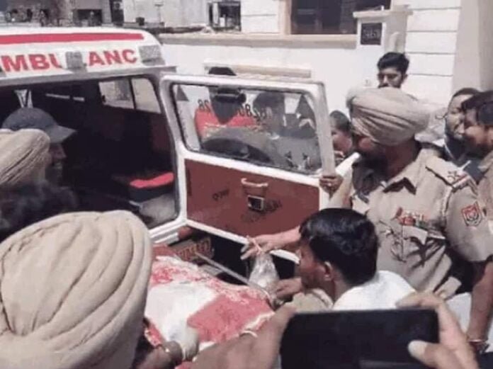 ਕੁੜੀ ਦਾ ਗਲ ਵੱਢ ਉਨ੍ਹਾਂ ਦੀ ਹੀ ਕਾਰ ਲੈ ਕੇ ਭੱਜਿਆ ਮੁੰਡਾ, ਰਾਹ 'ਚ ਹੋਇਆ ਭਿਆਨਕ ਐਕਸੀਡੈਂਟ, ਹੁਣ ਖੁਦ ਵੀ ਮੌਤ ਨਾਲ ਲੜ ਰਿਹਾ