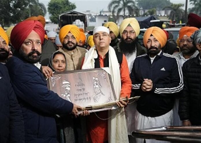 ਅਮਨ ਅਰੋੜਾ ਨੇ ਸਾਹਿਬਜ਼ਾਦਿਆਂ ਅਤੇ ਮਾਤਾ ਗੁਜਰੀ ਜੀ ਦੀ ਮਹਾਨ ਅਤੇ ਬੇਮਿਸਾਲ ਕੁਰਬਾਨੀ ਨੂੰ ਯਾਦ ਕੀਤਾ