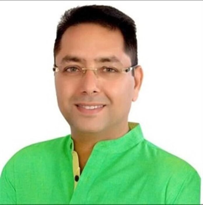 ਪਟਵਾਰੀਆਂ, ਸਰਪੰਚਾਂ, ਨੰਬਰਦਾਰਾਂ ਅਤੇ ਨਗਰ ਨਿਗਮਾਂ ਨੂੰ ਆਨਲਾਈਨ ਅਰਜ਼ੀਆਂ ਦੀ ਤਸਦੀਕ ਕਰਨ ਲਈ ਅਧਿਕਾਰਤ: ਅਮਨ ਅਰੋੜਾ