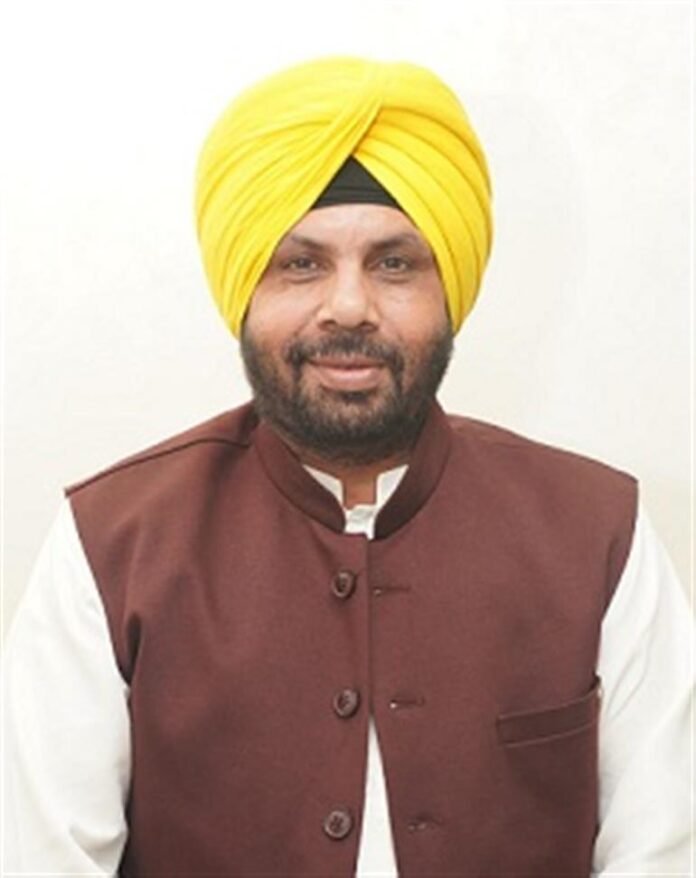 ਲੋਕ ਨਿਰਮਾਣ ਮੰਤਰੀ ਨੇ ਮੁੱਖ ਬੁਨਿਆਦੀ ਢਾਂਚਾ ਪ੍ਰੋਜੈਕਟਾਂ ਦੀ ਪ੍ਰਗਤੀ ਦੀ ਸਮੀਖਿਆ ਕਰਨ ਲਈ ਉੱਚ-ਪੱਧਰੀ ਮੀਟਿੰਗ ਬੁਲਾਈ