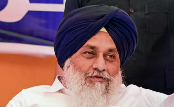 ਅਕਾਲੀ ਦਲ ‘ਤੇ ਕਾਬਜ਼ ਰਹਿਣ ਲਈ ਬਾਦਲ ਧੜੇ ਦਾ ਨਵਾਂ ਪੈਂਤੜਾ! ਪੰਥਕ ਧਿਰਾਂ ਬੋਲੀਆਂ ਹੁਣ ਤਾਂ ਹੱਦ ਹੀ ਹੋ ਗਈ ਅਕਾਲੀ ਦਲ 'ਤੇ ਕਾਬਜ਼ ਰਹਿਣ ਲਈ ਬਾਦਲ ਧੜੇ ਦਾ ਨਵਾਂ ਪੈਂਤੜਾ! ਪੰਥਕ ਧਿਰਾਂ ਬੋਲੀਆਂ ਹੁਣ ਤਾਂ ਹੱਦ ਹੀ ਹੋ ਗਈ