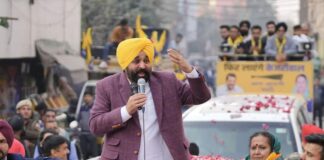 CM ਰਿਹਾਇਸ਼ ‘ਤੇ ਛਾਪੇਮਾਰੀ ਤੋਂ ਬਾਅਦ ਭੜਕੇ ਆਪ ਆਗੂ, ਕਿਹਾ- ਪੰਜਾਬੀਆਂ ਨੂੰ ਕਰ ਰਹੇ ਬਦਨਾਮ, ਚੋਣਾ ਦਾ ਮਾਹੌਲ ਖ਼ਰ CM ਰਿਹਾਇਸ਼ 'ਤੇ ਛਾਪੇਮਾਰੀ ਤੋਂ ਬਾਅਦ ਭੜਕੇ ਆਪ ਆਗੂ, ਕਿਹਾ- ਪੰਜਾਬੀਆਂ ਨੂੰ ਕਰ ਰਹੇ ਬਦਨਾਮ, ਚੋਣਾ ਦਾ ਮਾਹੌਲ ਖ਼ਰ