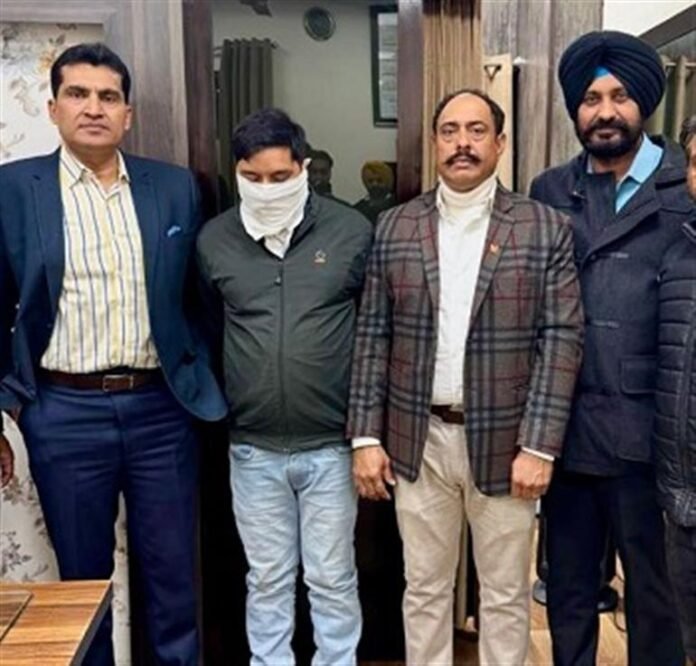 ਵਿਜੀਲੈਂਸ ਬਿਊਰੋ ਨੇ ਨਾਇਬ ਤਹਿਸੀਲਦਾਰ ਪਾਨੀ ਨੂੰ ਵਧਾ ਦਿੱਤਾ