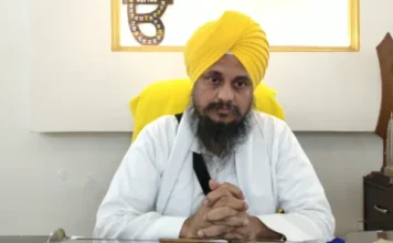 ਅਕਾਲ ਤਖਤ ਅਤੇ SGPC ਵਿਚਾਲੇ ਟਕਰਾਅ, ਗਿਆਨੀ ਹਰਪ੍ਰੀਤ ਸਿੰਘ ਨੂੰ ਸੇਵਾ ਮੁਕਤ ਕਰਨ ਦੇ ਫੈਸਲੇ ‘ਤੇ ਦੋਵਾਂ ਅਕਾਲ ਤਖਤ ਅਤੇ SGPC ਵਿਚਾਲੇ ਟਕਰਾਅ, ਗਿਆਨੀ ਹਰਪ੍ਰੀਤ ਸਿੰਘ ਨੂੰ ਸੇਵਾ ਮੁਕਤ ਕਰਨ ਦੇ ਫੈਸਲੇ ‘ਤੇ ਦੋਵਾਂ