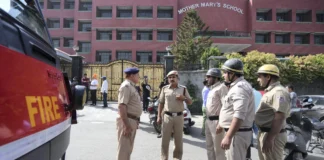 ਦਿੱਲੀ-ਨੋਇਡਾ ਦੇ ਕਈ ਸਕੂਲਾਂ ਨੂੰ ਮੁੜ ਮਿਲੀ ਧਮਕੀ, ਬੰਬ ਦੀ ਜਾਣਕਾਰੀ ‘ਤੇ ਅਲਰਟ ਜਾਰੀ ਦਿੱਲੀ-ਨੋਇਡਾ ਦੇ ਕਈ ਸਕੂਲਾਂ ਨੂੰ ਮੁੜ ਮਿਲੀ ਧਮਕੀ, ਬੰਬ ਦੀ ਜਾਣਕਾਰੀ 'ਤੇ ਅਲਰਟ ਜਾਰੀ