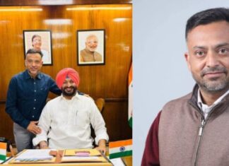 Minister Ravneet Bittu ਦੇ ਇੱਕ ਹੋਰ ਕਰੀਬੀ ਨੂੰ ਪੁਲਿਸ ਨੇ ਲਿਆ ਹਿਰਾਸਤ ’ਚ; ਜਾਤੀ ਸੂਚਕ ਸ਼ਬਦ ਬੋਲਣ ’ਤੇ ਕੀਤੀ ਕਾਰਵਾਈ Minister Ravneet Bittu ਦੇ ਇੱਕ ਹੋਰ ਕਰੀਬੀ ਨੂੰ ਪੁਲਿਸ ਨੇ ਲਿਆ ਹਿਰਾਸਤ ’ਚ; ਜਾਤੀ ਸੂਚਕ ਸ਼ਬਦ ਬੋਲਣ ’ਤੇ ਕੀਤੀ ਕਾਰਵਾਈ