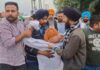 ਭਵਾਨੀਗੜ੍ਹ ‘ਚ ਟਰੱਕ ਯੂਨੀਅਨ ਦੀ ਪ੍ਰਧਾਨਗੀ ਨੂੰ ਲੈ ਕੇ ਮਾਹੌਲ ਤਣਾਅਪੂਰਨ, ਪ੍ਰਧਾਨਗੀ ਦੇ ਇੱਕ ਉਮੀਦਵਾਰ ਨੇ ਨਿਗਲਿਆ ਜ਼ਹਿਰ ਭਵਾਨੀਗੜ੍ਹ 'ਚ ਟਰੱਕ ਯੂਨੀਅਨ ਦੀ ਪ੍ਰਧਾਨਗੀ ਨੂੰ ਲੈ ਕੇ ਮਾਹੌਲ ਤਣਾਅਪੂਰਨ, ਪ੍ਰਧਾਨਗੀ ਦੇ ਇੱਕ ਉਮੀਦਵਾਰ ਨੇ ਨਿਗਲਿਆ ਜ਼ਹਿਰ