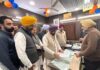ਮੁੰਡਾਅਨ ਬਠਿੰਡਾ ਤਹਿਸੀਲ ਦਫਤਰ ਦੀ ਅਚੰਭਕ ਜਾਂਚ ਕਰਦਾ ਹੈ ਮੁੰਡਾਅਨ ਬਠਿੰਡਾ ਤਹਿਸੀਲ ਦਫਤਰ ਦੀ ਅਚੰਭਕ ਜਾਂਚ ਕਰਦਾ ਹੈ