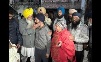 ਹੁਸ਼ਿਆਰਪੁਰ ਦੇ ਦੇਸ਼ਵਾਸੀ ‘ਗਧੇ’ ਰੂਟ ਦਹਿਸ਼ਤ ਹੁਸ਼ਿਆਰਪੁਰ ਦੇ ਦੇਸ਼ਵਾਸੀ 'ਗਧੇ' ਰੂਟ ਦਹਿਸ਼ਤ