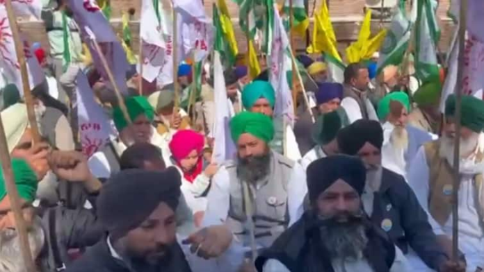ਸੂਤਰਾਂ ਦੇ ਹਵਾਲੇ ਤੋਂ ਵੱਡੀ ਖ਼ਬਰ! ਪੰਜਾਬ ਸਰਕਾਰ ਦੇ ਨੁਮਾਇੰਦਿਆਂ ਨੇ ਕਿਸਾਨਾਂ ਨੂੰ ਰਸਤਾ ਖੋਲ੍ਹਣ ਦੀ ਕੀਤੀ ਅਪੀਲ