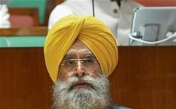 ਪੰਜਾਬ ਨੇ ਫਸਲੀ ਵਿਭਿੰਨਤਾ ‘ਤੇ ਮੁੱਖ ਫੋਕਸ ਨਾਲ ਖੇਤੀਬਾੜੀ ਲਈ 14,524cr ਨਿਯੁਕਤ ਕੀਤਾ: ਖੁਕੀਅਨ ਪੰਜਾਬ ਨੇ ਫਸਲੀ ਵਿਭਿੰਨਤਾ 'ਤੇ ਮੁੱਖ ਫੋਕਸ ਨਾਲ ਖੇਤੀਬਾੜੀ ਲਈ 14,524cr ਨਿਯੁਕਤ ਕੀਤਾ: ਖੁਕੀਅਨ