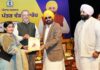 ਮੁੱਖ ਮੰਤਰੀ ਨੇ ਨੌਜਵਾਨਾਂ ਨੂੰ ਕੁੱਲ ਟੱਕਰ ਲੈਣ ਲਈ ਜੌਬਾਂ ਨੂੰ 763 ਤੋਂ ਵੱਧ ਨੌਕਰੀ ਪੱਤਰ 51,655 ਲੈ ਕੇ ਮੁੱਖ ਮੰਤਰੀ ਨੇ ਨੌਜਵਾਨਾਂ ਨੂੰ ਕੁੱਲ ਟੱਕਰ ਲੈਣ ਲਈ ਜੌਬਾਂ ਨੂੰ 763 ਤੋਂ ਵੱਧ ਨੌਕਰੀ ਪੱਤਰ 51,655 ਲੈ ਕੇ