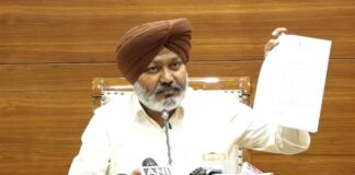 ਹੁਣ ਪਿੰਡਾਂ ਤੋਂ ਡਿਊਟੀਆਂ ਕਰਨਗੇ DC, ਸ਼ਿਕਾਇਤਾਂ ਦਾ ਮੌਕੇ ‘ਤੇ ਹੀ ਕਰਨਗੇ ਨਿਪਟਾਰਾ, ਦਿੱਲੀ ਆਲਿਆਂ ਦੇ ਆਉਣ ਤੋਂ ਹੁਣ ਪਿੰਡਾਂ ਤੋਂ ਡਿਊਟੀਆਂ ਕਰਨਗੇ DC, ਸ਼ਿਕਾਇਤਾਂ ਦਾ ਮੌਕੇ 'ਤੇ ਹੀ ਕਰਨਗੇ ਨਿਪਟਾਰਾ, ਦਿੱਲੀ ਆਲਿਆਂ ਦੇ ਆਉਣ ਤੋਂ