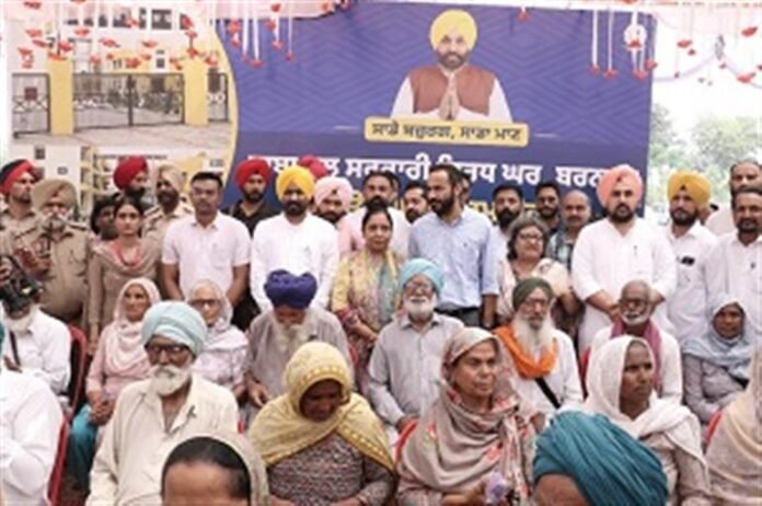 ਡਾ: ਬਲਜੀਤ ਕੌਰ ਨੇ ਸੰਸਦ ਮੈਂਬਰ ਨੂੰ ਅੱਥਰੂ ਦੀ ਉਮਰ 8.21 ਕਰੋੜ ਰੁਪਏ ਦੀ ਕੀਮਤ ਨੂੰ ਬਜ਼ੁਰਗਾਂ ਨੂੰ ਸਮਰਪਿਤ ਕੀਤਾ