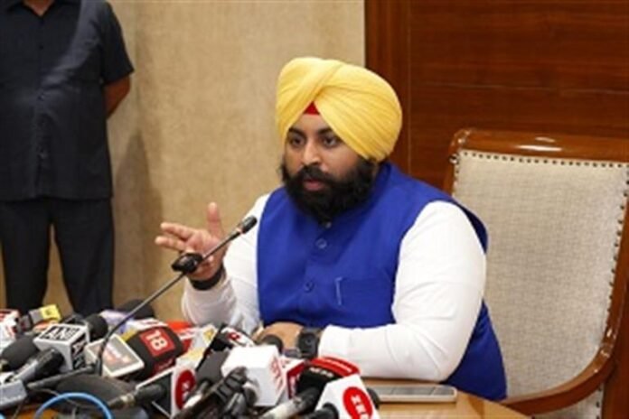 '' ਆਪ 'ਸਰਕਾਰਾਂ ਨੇ ਭਾਜਪਾ ਅਤੇ ਅਕਾਲੀ ਦਲ ਦੀ ਕਿਹੜੀ ਭਾਜਪਾ ਦੀ ਕਿਹੜੀ ਰਕਮ ਪ੍ਰਦਾਨ ਕੀਤੀ