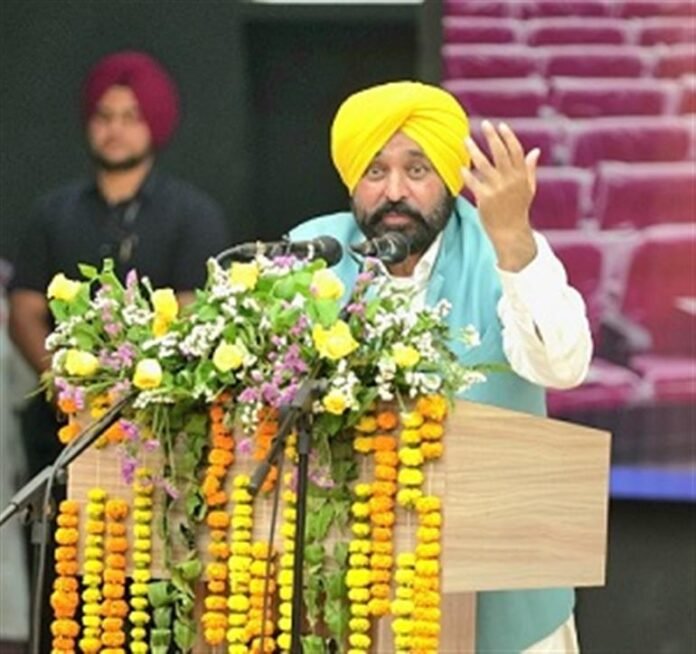 ਬਾਜਵਾ ਬੰਬ ਸਿਧਾਂਤ ਨਾਲ ਲੋਕਾਂ ਨੂੰ ਡਰਾਉਣਾ, ਅਣਸੁਖਾਵੀਂ ਘਟਨਾ ਦੀ ਉਡੀਕ ਕੀਤੀ ਜਾਵੇ: ਮੁੱਖ ਮੰਤਰੀ