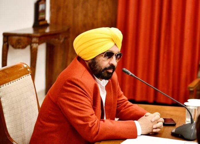 'CM ਮਾਨ ਨੇ ਹਰ ਵੱਡੇ ਅਹੁਦੇ 'ਤੇ ਬਿਠਾਏ ਗ਼ੈਰ ਪੰਜਾਬੀ ! ਜੇ ਅਸੀਂ ਅੱਜ ਵੀ ਚੁੱਪ ਰਹੇ ਤਾਂ ਮੁਆਫ਼