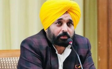 ਪੰਜਾਬ ਸਰਕਾਰ ਦਾ ਵੱਡਾ U-Turn! ਭ੍ਰਿਸ਼ਟਾਚਾਰ ਦੇ ਮਾਮਲੇ ਸਸਪੈਂਡ ਦੋ ਵੱਡੇ ਅਧਿਕਾਰੀ ਮੁੜ ਕੀਤੇ ਬਹਾਲ, ਅਕਾਲੀ ਦਲ ਨੇ ਘੇਰਿਆ ਪੰਜਾਬ ਸਰਕਾਰ ਦਾ ਵੱਡਾ U-Turn! ਭ੍ਰਿਸ਼ਟਾਚਾਰ ਦੇ ਮਾਮਲੇ ਸਸਪੈਂਡ ਦੋ ਵੱਡੇ ਅਧਿਕਾਰੀ ਮੁੜ ਕੀਤੇ ਬਹਾਲ, ਅਕਾਲੀ ਦਲ ਨੇ ਘੇਰਿਆ