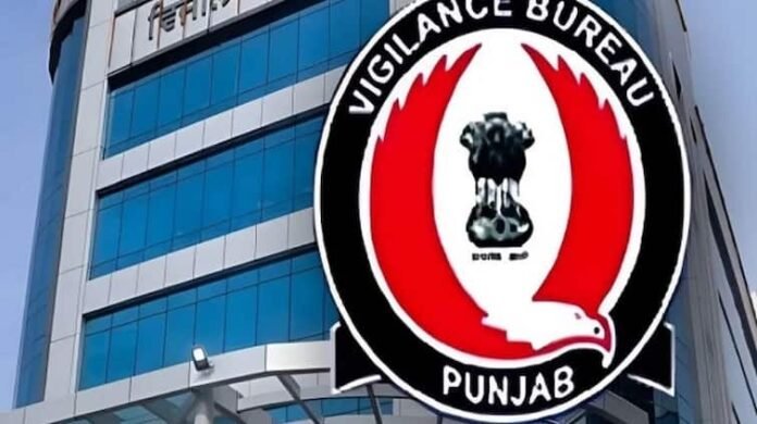 ਪੰਜਾਬ 'ਚ ਸਰਕਾਰੀ ਕਰਮਚਾਰੀਆਂ ਵਿਚਾਲੇ ਮੱਚੀ ਤਰਥੱਲੀ, ਅਜਿਹਾ ਕਾਰਨਾਮਾ ਕਰਦੇ ਹੋਏ ਮੁਲਾਜ਼ਮ ਰੰਗੇ ਹੱਥੀਂ...