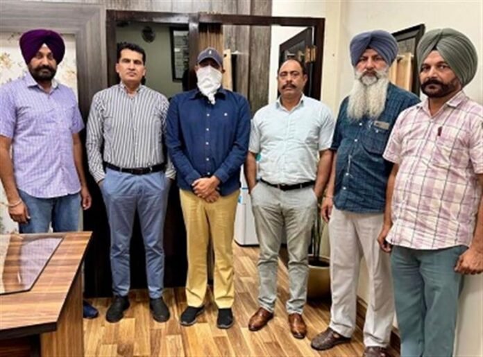ਵਿਜੀਲੈਂਸ ਨੇ ਨਾਈਜ਼ ਤਹਿਸੀਲਦਾਰ ਨੂੰ ਬੇਇੱਜ਼ਤੀ ਸੰਪਤੀਆਂ ਦੇ ਲੈਣ ਲਈ ਨਾਈਜ਼ ਤਹਿਸੀਲਦਾਰ ਨੂੰ ਗ੍ਰਿਫਤਾਰ ਕੀਤਾ