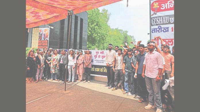 ਹਰਿਆਣਾ ਸਰਕਾਰ ਅਖੀਰ ਵਿੱਚ ਝਪਕਦੀ ਹੈ, ਹਾਓ ਸਟੈਂਡਆਫ ਨੂੰ ਤੋੜਨ ਲਈ ਪੈਨਲ ਸੈਟ ਕਰਦਾ ਹੈ