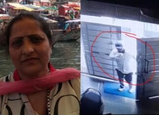 ਲੁਧਿਆਣਾ ‘ਚ ਦਿਨ ਦਿਹਾੜੇ ਘਰ ‘ਚ ਵੜ ਕੇ ਕੀਤਾ ਔਰਤ ਦਾ ਕਤਲ ,ਬਾਥਰੂਮ ‘ਚੋਂ ਮਿਲੀ ਔਰਤ ਦੀ ਲਾਸ਼ ਲੁਧਿਆਣਾ 'ਚ ਦਿਨ ਦਿਹਾੜੇ ਘਰ 'ਚ ਵੜ ਕੇ ਕੀਤਾ ਔਰਤ ਦਾ ਕਤਲ ,ਬਾਥਰੂਮ 'ਚੋਂ ਮਿਲੀ ਔਰਤ ਦੀ ਲਾਸ਼