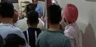 ਪੰਜਾਬ ‘ਚ ਮੱਚਿਆ ਹਾਹਾਕਾਰ, ਸਾਬਕਾ ਕੌਂਸਲਰ ਦੀ ਗੋਲੀ ਲੱਗਣ ਕਾਰਨ ਮੌਤ; ਇਲਾਕੇ ‘ਚ ਫੈਲੀ ਦਹਿਸ਼ਤ ਪੰਜਾਬ 'ਚ ਮੱਚਿਆ ਹਾਹਾਕਾਰ, ਸਾਬਕਾ ਕੌਂਸਲਰ ਦੀ ਗੋਲੀ ਲੱਗਣ ਕਾਰਨ ਮੌਤ; ਇਲਾਕੇ 'ਚ ਫੈਲੀ ਦਹਿਸ਼ਤ