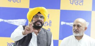 ਯਾਦ ਹੈ ਜਗਦੀਸ਼ ਭੋਲਾ ਦੀ ਗਵਾਹੀ….? ਪੰਜਾਬ ਵਿੱਚ ‘ਨਸ਼ਿਆਂ ਦੇ ਛੇਵੇਂ ਦਰਿਆ’ ਲਈ ਅਕਾਲੀ-ਭਾਜਪਾ ਜ਼ਿੰਮੇਵਾਰ-ਆਪ ਯਾਦ ਹੈ ਜਗਦੀਸ਼ ਭੋਲਾ ਦੀ ਗਵਾਹੀ....? ਪੰਜਾਬ ਵਿੱਚ 'ਨਸ਼ਿਆਂ ਦੇ ਛੇਵੇਂ ਦਰਿਆ' ਲਈ ਅਕਾਲੀ-ਭਾਜਪਾ ਜ਼ਿੰਮੇਵਾਰ-ਆਪ