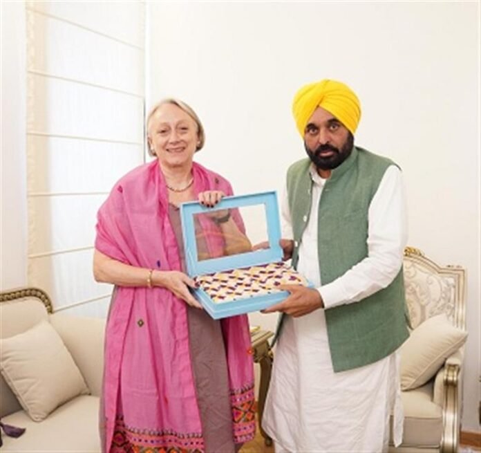CM Bats for Stronger Ties with UK in Key Sectors like Education, Manufacturing, Engineering, and others