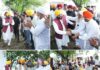 ਰੁੱਖਾਂ ਦੀ ਛਾਂ ਹੇਠ ਬੈਠ ਪਿੰਡ ਦੇ ਲੋਕਾਂ ਨੂੰ ਮਿਲੇ CM ਮਾਨ, ਖੇਤਾਂ ‘ਚ ਨਹਿਰੀ ਪਾਣੀ ਤੋਂ ਲੈ ਕੇ ਬਿਜਲੀ ਸਪਲਾਈ ਰੁੱਖਾਂ ਦੀ ਛਾਂ ਹੇਠ ਬੈਠ ਪਿੰਡ ਦੇ ਲੋਕਾਂ ਨੂੰ ਮਿਲੇ CM ਮਾਨ, ਖੇਤਾਂ 'ਚ ਨਹਿਰੀ ਪਾਣੀ ਤੋਂ ਲੈ ਕੇ ਬਿਜਲੀ ਸਪਲਾਈ