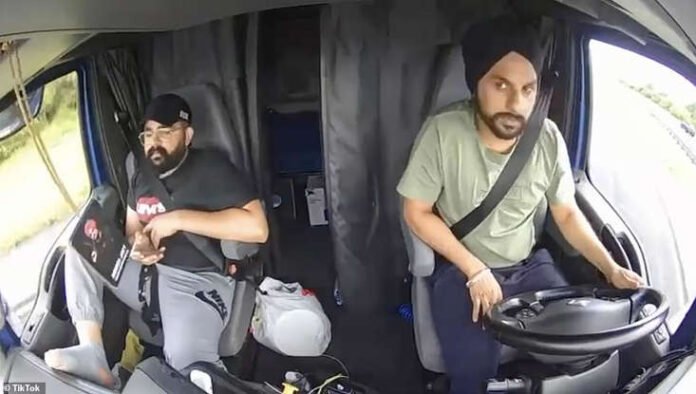 ਅਮਰੀਕਾ ਨੇ ਪੰਜਾਬ ਡਰਾਈਵਰ ਨੂੰ ਸ਼ਾਮਲ ਹੋਣ ਵਾਲੀਆਂ ਘਾਤਕ ਫਲੋਰਿਡਾ ਕਰੈਸ਼ ਹੋਣ ਤੋਂ ਬਾਅਦ ਟਰੱਕ ਡਰਾਈਵਰ ਵਰਕ ਵੀਜ਼ਾ ਨੂੰ ਮੁਅੱਤਲ ਕੀਤਾ