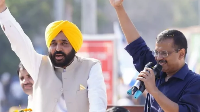 Aam Aadmi Party suffers a major setback; Over two dozen families join Akali Dal