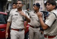 5 arms suppliers from Ludhiana, 2 cars seized with country-made weapons