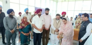 MP ਹਰਸਿਮਰਤ ਕੌਰ ਬਾਦਲ ਨੇ ਬਠਿੰਡਾ ਏਅਰਪੋਰਟ ਦੇ ਅਧਿਕਾਰੀਆਂ ਨਾਲ ਕੀਤੀ ਅਹਿਮ ਮੀਟਿੰਗ MP Harsimrat Kaur Badal holds important meeting with Bathinda Airport officials
