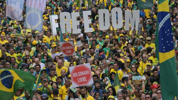 Bolsonaro supporter rally in Brazil goes against top trial