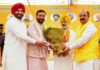 ਸ਼੍ਰੋਮਣੀ ਅਕਾਲੀ ਦਲ ਨੂੰ ਵੱਡਾ ਝਟਕਾ, ਸੀਨੀਅਰ ਅਕਾਲੀ ਆਗੂ ਭਾਜਪਾ ‘ਚ ਸ਼ਾਮਲ; ਸਿਆਸੀ ਜਗਤ ‘ਚ ਮੱਚੀ ਹਲਚਲ… ਸ਼੍ਰੋਮਣੀ ਅਕਾਲੀ ਦਲ ਨੂੰ ਵੱਡਾ ਝਟਕਾ, ਸੀਨੀਅਰ ਅਕਾਲੀ ਆਗੂ ਭਾਜਪਾ 'ਚ ਸ਼ਾਮਲ; ਸਿਆਸੀ ਜਗਤ 'ਚ ਮੱਚੀ ਹਲਚਲ...