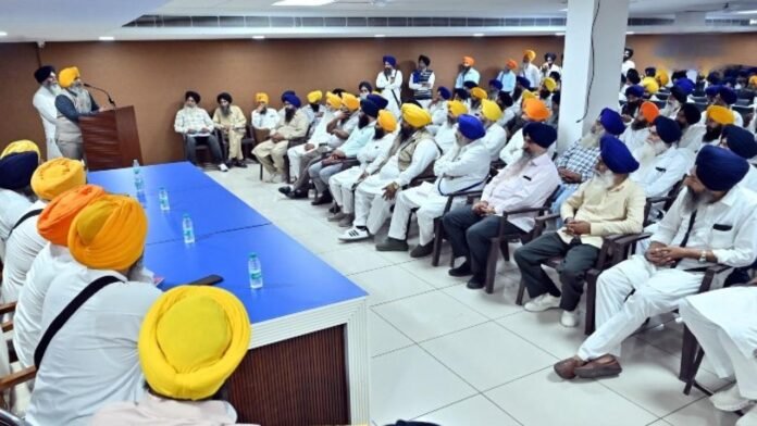 ਸ਼ਹੀਦੀ ਨਗਰ ਕੀਰਤਨ ਦੇ ਸਵਾਗਤ ਸਬੰਧੀ ਸ਼੍ਰੋਮਣੀ ਕਮੇਟੀ ਦਫ਼ਤਰ ਵਿਖੇ ਹੋਈ ਇਕੱਤਰਤਾ