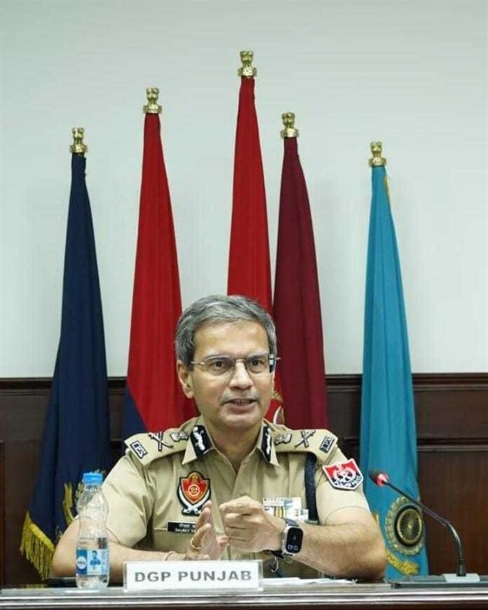 ਮਾਨਸਾ 'ਚ ਕੀਟਨਾਸ਼ਕ ਦੀ ਦੁਕਾਨ 'ਤੇ ਫਾਇਰਿੰਗ ਕਰਨ ਵਾਲੇ ਦੋ ਕਾਬੂ; ਦੋ ਪਿਸਤੌਲ ਬਰਾਮਦ ਕੀਤੇ Two arrested for firing at pesticide shop in Mansa; two pistols recovered