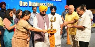 ਮੁੱਖ ਮੰਤਰੀ ਮਾਨ ਅਤੇ ਕੇਜਰੀਵਾਲ ਨੇ ਨੌਕਰੀ ਦੇਣ ਵਾਲਿਆਂ ਦੀ ਬਜਾਏ ਨੌਕਰੀ ਦੇਣ ਵਾਲਿਆਂ ਦੀ ਜ਼ਮੀਨ ਬਣਾਉਣ ਲਈ ਉੱਘੇ ਵਿਧੀ ਨਿਰਦੇਸਤ ਦਾ ਪ੍ਰਗਟਾਵਾ ਕੀਤਾ CM Mann & Kejriwal introduce entrepreneurship mindset course to make state a land of job givers instead of job seekers