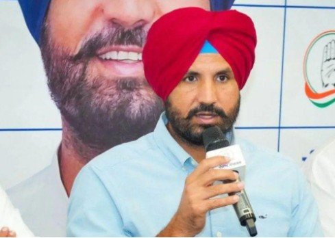 ਰਾਜਾ ਵੜਿੰਗ ਦੀ ਤਰਨਤਾਰਨ ’ਚ ਐਂਟਰੀ ਹੋਵੇਗੀ ਬੈਨ ! SC ਕਮਿਸ਼ਨ ਨੇ ਨੋਟਿਸ ਜਾਰੀ ਕਰ ਕੀਤਾ ਤਲਬ Raja Warring's entry into Tarn Taran will be banned! SC Commission issues notice and summons