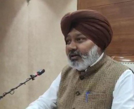 ਪੰਜਾਬ ਕੈਬਨਿਟ ਦੀ ਮੀਟਿੰਗ 'ਚ ਲਏ ਗਏ ਅਹਿਮ ਫ਼ੈਸਲੇ, BBMB 'ਚ ਕਰਮਚਾਰੀਆਂ ਦੀ ਭਰਤੀ ਲਈ ਇੱਕ ਵੱਖਰਾ ਕਾਡਰ ਬਣਾਉਣ ਦਾ ਲਿਆ ਫੈਸਲਾ ਪੰਜਾਬ ਕੈਬਨਿਟ ਦੀ ਮੀਟਿੰਗ 'ਚ ਲਏ ਗਏ ਅਹਿਮ ਫ਼ੈਸਲੇ, BBMB 'ਚ ਕਰਮਚਾਰੀਆਂ ਦੀ ਭਰਤੀ ਲਈ ਇੱਕ ਵੱਖਰਾ ਕਾਡਰ ਬਣਾਉਣ ਦਾ ਲਿਆ ਫੈਸਲਾ