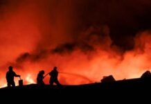 ਅਰਜਨਟੀਨਾ ਦੀ ਰਾਜਧਾਨੀ ਨੇੜੇ ਹੋਏ ਕਈ ਧਮਾਕੇ, ਲੱਗੀ ਭਿਆਨਕ ਅੱਗ, 20 ਤੋਂ ਵੱਧ ਲੋਕ ਜ਼ਖਮੀ ਅਰਜਨਟੀਨਾ ਦੀ ਰਾਜਧਾਨੀ ਨੇੜੇ ਹੋਏ ਕਈ ਧਮਾਕੇ, ਲੱਗੀ ਭਿਆਨਕ ਅੱਗ, 20 ਤੋਂ ਵੱਧ ਲੋਕ ਜ਼ਖਮੀ