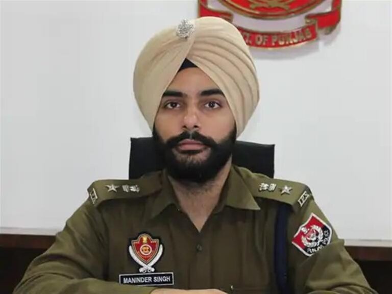 ਅੰਮ੍ਰਿਤਸਰ ਦਿਹਾਤੀ ਦੇ ਐਸਐਸਪੀ ਮਨਿੰਦਰ ਸਿੰਘ ਮੁਅੱਤਲ: ਗੈਂਗਸਟਰਾਂ ਖ਼ਿਲਾਫ਼ ਕਾਰਵਾਈ ਵਿੱਚ ਲਾਪਰਵਾਹੀ ਦੇ ਦੋਸ਼