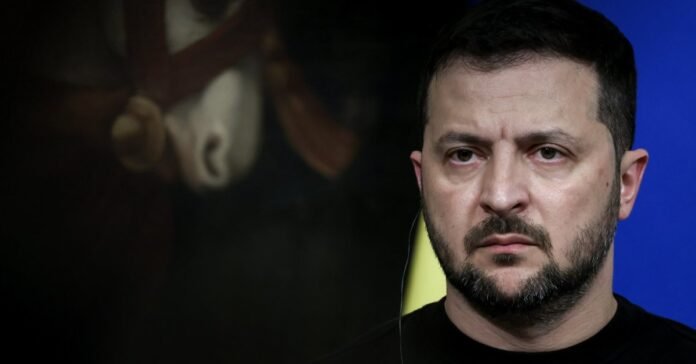 ਕੀਵ ਨੂੰ ਹਿਲਾ ਦੇਣ ਵਾਲੇ "ਕਿੱਕਬੈਕ" ਸਕੈਂਡਲ ਤੋਂ ਬਾਅਦ, ਜ਼ੇਲੇਨਸਕੀ ਨੂੰ ਭੁਗਤਾਨ ਕਰਨਾ ਪੈ ਸਕਦਾ ਹੈ ਕੀਵ ਨੂੰ ਹਿਲਾ ਦੇਣ ਵਾਲੇ "ਕਿੱਕਬੈਕ" ਸਕੈਂਡਲ ਤੋਂ ਬਾਅਦ, ਜ਼ੇਲੇਨਸਕੀ ਨੂੰ ਭੁਗਤਾਨ ਕਰਨਾ ਪੈ ਸਕਦਾ ਹੈ