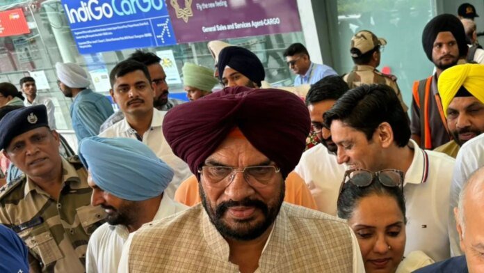 ਧਾਲੀਵਾਲ ਨੂੰ 'ਆਪ' ਦਾ ਮੁੱਖ ਬੁਲਾਰੇ ਨਿਯੁਕਤ ਕੀਤਾ ਗਿਆ 4 ਮਹੀਨਿਆਂ ਬਾਅਦ ਪੰਜਾਬ ਮੰਤਰੀ ਮੰਡਲ ਤੋਂ ਅਸਤੀਫਾ ਦੇ ਕੇ