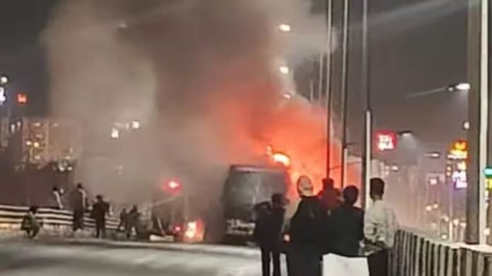 ਪੰਜਾਬ 'ਚ ਵਾਪਰਿਆ ਵੱਡਾ ਭਾਣਾ, ਅੰਮ੍ਰਿਤਸਰ ਜਾ ਰਹੀ ਟੂਰਿਸਟ ਬੱਸ ਪੰਜਾਬ 'ਚ ਵਾਪਰਿਆ ਵੱਡਾ ਭਾਣਾ, ਅੰਮ੍ਰਿਤਸਰ ਜਾ ਰਹੀ ਟੂਰਿਸਟ ਬੱਸ