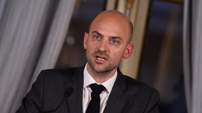 ਫਰਾਂਸ ਨੇ ਕੈਰੇਬੀਅਨ ਵਿੱਚ ਅਮਰੀਕੀ ਫੌਜੀ ਨਿਰਮਾਣ ਦੀ ਨਿੰਦਾ ਕੀਤੀ ਕਿਉਂਕਿ ਕੈਨੇਡਾ ਵਿੱਚ ਜੀ 7 ਗੱਲਬਾਤ ਸ਼ੁਰੂ ਹੋਈ ਫਰਾਂਸ ਨੇ ਕੈਰੇਬੀਅਨ ਵਿੱਚ ਅਮਰੀਕੀ ਫੌਜੀ ਨਿਰਮਾਣ ਦੀ ਨਿੰਦਾ ਕੀਤੀ ਕਿਉਂਕਿ ਕੈਨੇਡਾ ਵਿੱਚ ਜੀ 7 ਗੱਲਬਾਤ ਸ਼ੁਰੂ ਹੋਈ