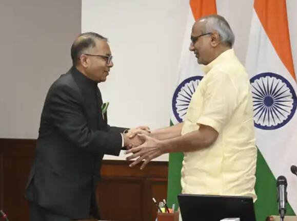 ਰਜਿੰਦਰ ਗੁਪਤਾ ਨੇ ਰਾਜ ਸਭਾ ਸਾਂਸਦ ਵਜੋਂ ਚੁੱਕੀ ਸਹੁੰ, ਬਣੇ ਪੰਜਾਬ ਦੇ ਸੱਤਵੇਂ ਰਾਜ ਸਭਾ ਮੈਂਬਰ Rajinder Gupta takes oath as Rajya Sabha MP, becomes seventh Rajya Sabha member from Punjab