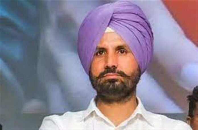 ਰਾਜਾ ਵੜਿੰਗ ਮਾਮਲੇ 'ਚ SC ਕਮਿਸ਼ਨ ਨੇ DEO ਕਮ DC ਤਰਨਤਾਰਨ ਨੂੰ ਤਲਬ ਕੀਤਾ ਹੈ SC commission summons DEO cum DC Tarn Taran in Raja Warring case